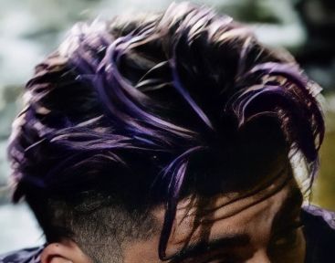 Zayn Malik Hair, Men Purple Hair, Black Hair With Blue Highlights, Purple Highlights Brown Hair, Purple Hair Streaks, Purple Brown Hair, Short Purple Hair, Purple Hair Highlights, Dyed Tips