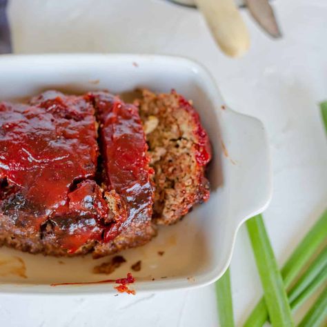 Tender Meatloaf, Mom's Meatloaf Recipe, Stuffed Meatloaf, Delicious Meatloaf, Beef Meatloaf, Homemade Meatloaf, Classic Meatloaf Recipe, Classic Meatloaf, Best Meatloaf