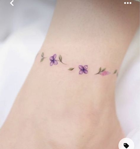 1975 Tattoo, Lil Tattoos, Flowers Tattoos, Thumb Tattoos, Anting Manik, Ankle Bracelet Tattoo, Goddess Vibes, Petit Tattoo, Flower Wrist Tattoos