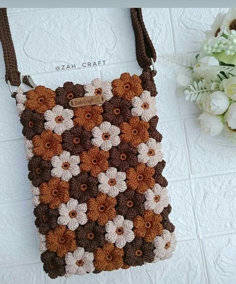 Grandma Hobbies, 2023 Crochet, Pochette Portable, Puff Flower, Crochet Sweater Design, Crochet Puff Flower, Crochet Purse Pattern Free, Crochet Bag Tutorials, Mode Crochet