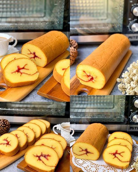 Baking Kue di Instagram "Tap love ❤❤ dulu ya sebelum baca resep nya. . BOLU GULUNG metode ALL IN ONE bake @vitakwee . . bahan : 6 butir telur 90 grm gula pasir…" Bolu Gulung, Kek Lapis, Asian Cake, Resep Cake, Cheesecake Factory, Roll Cake, Cake Roll, Indonesian Food, Simple Recipes