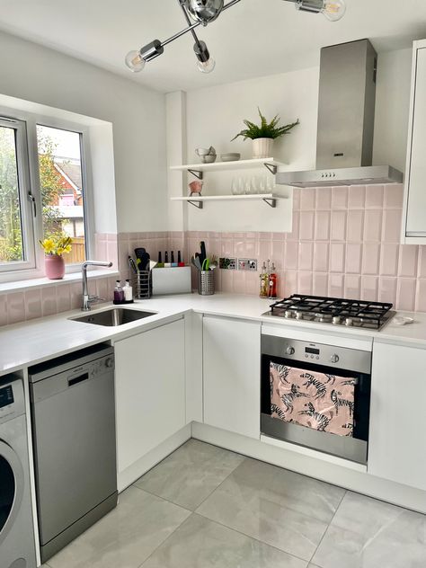 Pink kitchen tile inspiration Light Pink Kitchen Tiles, Grey Kitchen Pink Tiles, Grey Kitchen Pink Accents, Blush Pink Kitchen Tiles, Pink And White Kitchen Decor, Pink Small Kitchen, Black White And Pink Kitchen, White Kitchen 2023 Trends, White Kitchen Pink Tiles