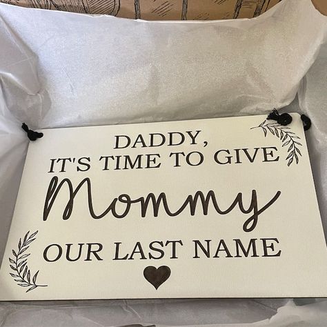 Ring Bearer Sign Wedding Sign Daddy Here Comes Mommy Bride - Etsy Canada Ring Bearer Signs Mommy, Daddy Here Comes Mommy Sign, Here Comes Mommy Wedding Sign, Ring Bearer Sign, Ring Bearer Signs, Flower Girl Signs, Junior Groomsmen, Simple Beach Wedding, Bride Sign