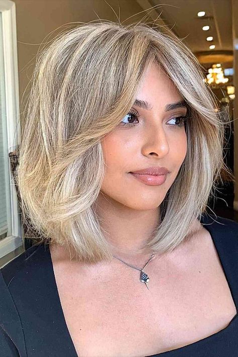 Long Curtain Bangs on a Straight Bob for Thick Hair and women with an oval face Long Bob Haircut With Layers, Short Hair Highlights, Bob Hairstyles For Thick, Choppy Hair, Long Bob Haircuts, Short Wavy Hair, Long Bob Hairstyles, Short Blonde Hair, Haircuts With Bangs