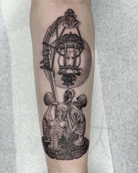 Bloodborne Lantern for Kristina - - - - The closer you look at the messengers the more disturbing you realize they are. Still tiny beacons… Bloodborne Lantern, Amygdala Bloodborne, Dark Souls Tattoo, Lamp Tattoo, Lantern Tattoo, Realistic Tattoo Sleeve, Soul Tattoo, Wicked Tattoos, Scary Tattoos