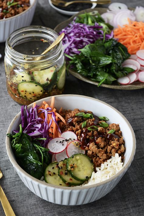 Food Shoot, Spicy Cucumber Salad, Spicy Cucumber, Healthy Bowls Recipes, Korean Rice, Healthy Bowls, Turkey Recipe, God Mat, Think Food