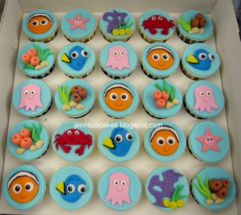 Finding Dory Cupcakes, Little Mermaid Cupcakes, Nemo Birthday Party, Finding Nemo Birthday, Dory Nemo, Nemo Birthday, Mermaid Cupcakes, Piping Techniques, Animal Cupcakes