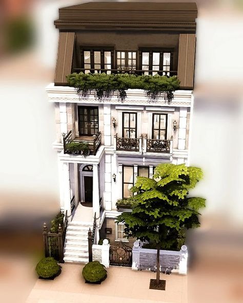 Sims 4 City Townhouse, Sims 4 English Townhouse, Sims Parisian House, Sims 4 Front Entrance Ideas, Sims 4 Bgc House, Sims 4 Townhouse Layout, Sims 4 House Windenburg, Sims 4 Brownstone Build, Sims 4 Building Inspiration