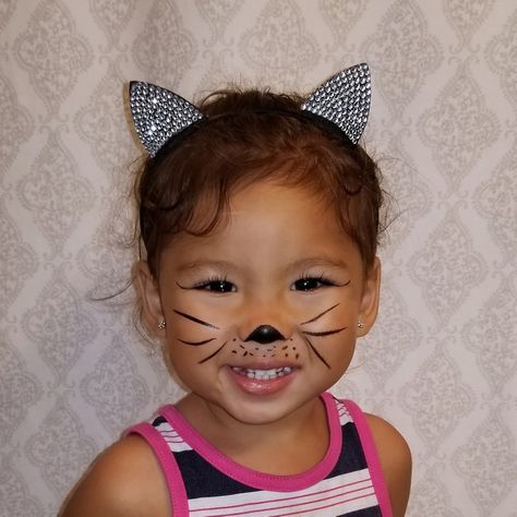 Simple Cat Face For Halloween Kid Cat Makeup Halloween, Cat Face For Halloween, Simple Cat Makeup Halloween, Cat Makeup For Kids, Cat Face Halloween, Simple Cat Makeup, Cat Makeup Halloween, Cat Makeup, Dress Up Costumes