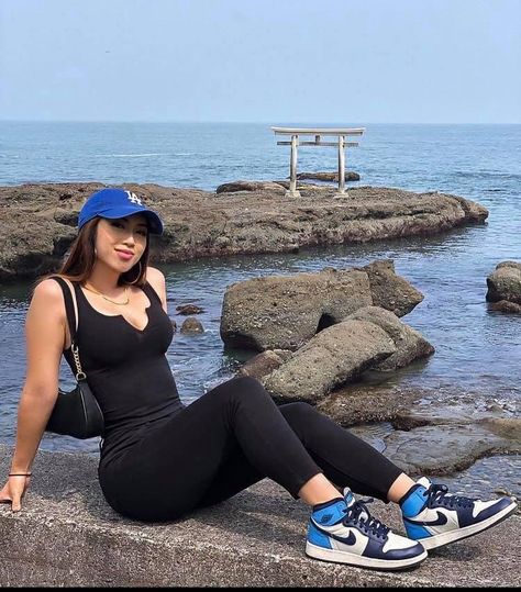 Dodgers dad hat and jordan 1 Obsidian Blue La Cap Outfit, Dodger Hat Outfit Women, Jordan Obsidian Outfit Women, Aesthetic Dodgers Outfit, Jordan 1 Obsidian Outfit Women, La Dodgers Hat Outfit Women, Blue Dodger Jersey Outfit Women, La Dodgers Hat Outfit, Dodgers Hat Outfit