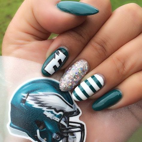 Eagles Makeup, Eagles Football Nails, Philadelphia Eagles Nails, Eagles Nails, Eagles Outfit, Eagle Nails, Football Nail Designs, Football Nail Art, Eagles Philadelphia