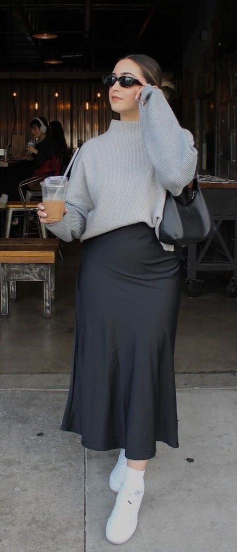 Skirts Women Outfits, Modesty Plus Size, Midsize Fashion Classy, Modest Silk Skirt Outfit, Classy Modest Outfits Hijab, Paris Outfit Plus Size, Winter Spring Outfits 2024 Plus Size, Modest Fashion Mid Size, Modest First Date Outfit