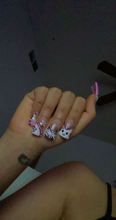 Yk2 Duck Nails, Duck Nails 90s, 2000 Y2k Nails, Duck Tip Nails Y2k, 2000 Duck Nails, Slight Duck Nails, Short Duck Nails Acrylic Y2k, Plain Duck Nails, Duck Nails 2000s