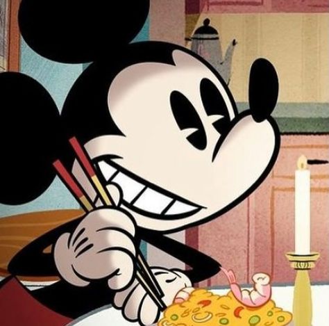 Mickey And Minnie Matching Pfp, Mickey Mouse Matching Pfp, Gf Things, Pfp Matching, Matching Profile, Pfp Ideas, Matching Wallpaper, Mickey And Minnie, Matching Profile Pictures