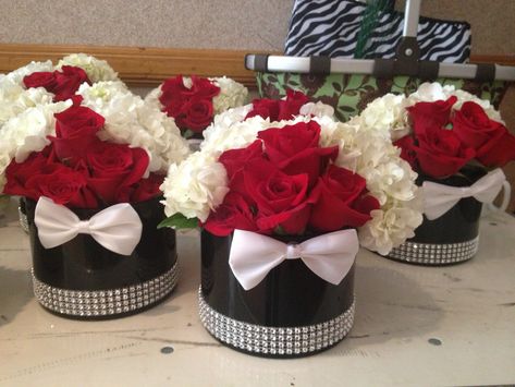 James Bond-themed short centerpieces with bow ties. Short Centerpieces, James Bond Party, James Bond Theme, Hollywood Party Theme, Hollywood Theme, Elderly Home, Video Games For Kids, Centerpiece Ideas, Casino Party