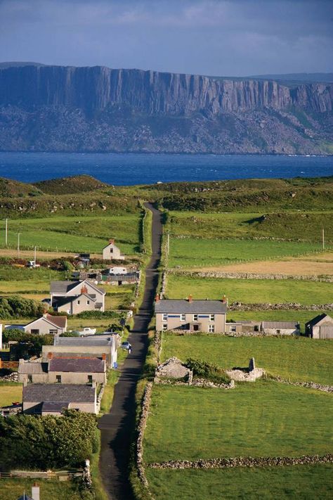 Rathlin Island off the coast of County Antrim. Robert the Bruce's one-time refuge. Rathlin Island, Ireland Hiking, Causeway Coast, Ireland Houses, Robert The Bruce, Uk Trip, Irish Landscape, Celtic Thunder, Ireland Landscape