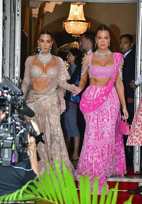 Silver Lehenga, Kim And Khloe Kardashian, Kim And Khloe, Ambani Wedding, Khloe Kardashian Show, Anant Ambani, Outfit Indian, Gala Gown, The Guest List