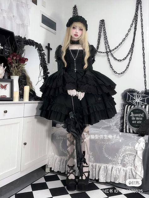 J Goth, Japanese Goth, Dollcore Outfits, Lolita Outfits, Beauty Aesthetic, Frilly Dresses, Goth Girl, Gothic Dress, Gothic Outfits