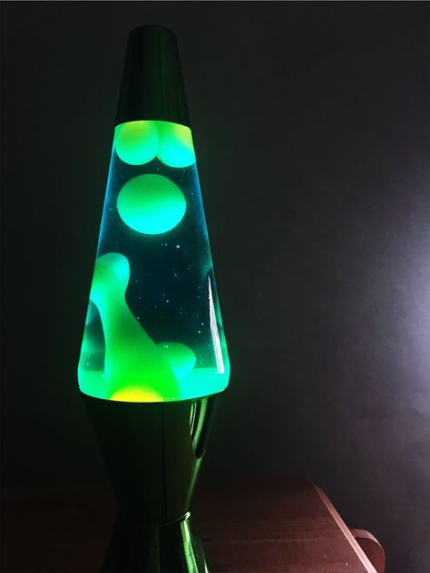 Green Lava Lamp Aesthetic, Andy Aesthetic, Green Lava Lamp, Lava Lamp Aesthetic, Cool Lava Lamps, Scene Room, 80s Decor, Lamp Green, Lava Lamps