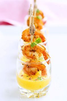 16 Easy and Delicious Appetizers for a Party Shrimp Tapas, Shooter Recipes, Tapas Party, Mango Sauce, Wedding Appetizers, Elegant Appetizers, Tapas Recipes, Quick Appetizers, Snacks Für Party