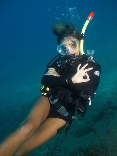 Scuba Diving Pictures, Scuba Diver Girls, Scuba Diving Photography, Scuba Girl, Marine Biologist, Underwater Photos, Marine Biology, Gap Year, Scuba Diver