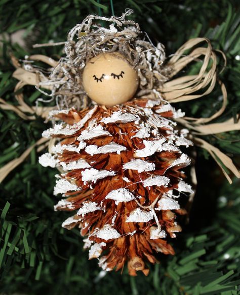 Pine Cone Angel | Flickr - Photo Sharing! Cone Angel, Pine Cone Christmas Decorations, Christmas Pine Cones, Pinecone Ornaments, Pine Cone Decorations, Cones Crafts, Angel Crafts, Fabulous Christmas, Pine Cone Crafts