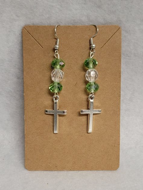 Silver-tone cross earrings with clear and green bead accents Bunny Treats, Angel Earrings, Cross Earrings, Green Bead, Diy Earrings, Diy Beads, Diy Jewellery, Making Jewelry, Handmade Earrings