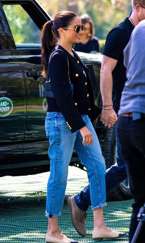 Meghan Markle Casual Style 2022, Megan Markle Jeans Outfit, Meghan Markle Jeans Outfit, Megan Markle Style Summer, Meghan Markle 2023 Outfits, Meghan Markle Spring Style, Meghan Markle Casual Outfits, Megan Markle 2023, Megan Markle Style 2023