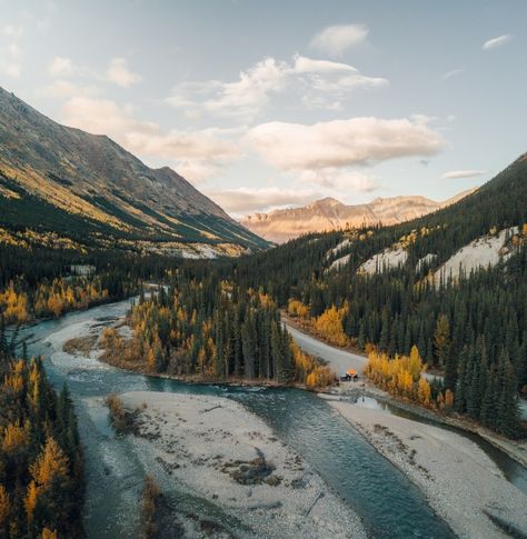 Canadian Travel Destinations, Kluane National Park, Whitehorse Yukon, Yukon Canada, The Golden Circle, Grizzly Bears, Canada Photography, Canadian Travel, Travel Route