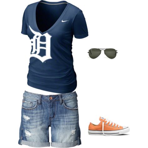 Detroit baseball, too cute Detroit Tigers Outfit Woman, Sporty Game Day T-shirt For Baseball Season, Miami Dolphins Shirt Women, Baseball Fashion, Cute Outfits With Shorts, Gameday Outfit, Cute Shorts, Baseball Mom, Gaming Clothes