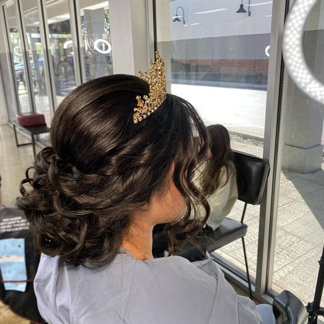 Quinceanera updo… ⁣ ⁣ #makeupartist #bridalmakeupartist #westpalmbeachmakeupartist Quince Hairdos Updo Hairstyle, Quinceanera Hairstyles Bun, Quinceanera Hairstyles, Quince Hairstyles, Quinceanera Party, Messy Bun Hairstyles, Hair Up Styles, Braided Updo, Messy Bun