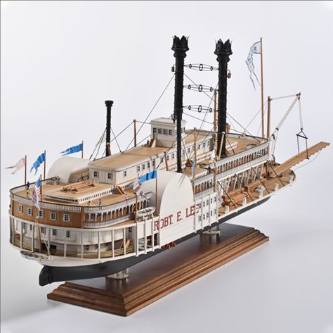 Robert E. Lee, Mississippi Riverboat (Amati, 1:150) - Amati Model Kits & Tools Wooden Model Boat Kits, River Model, Wooden Model Boats, Model Ship Kits, Scale Model Ships, Model Ship Building, Ship Building, Boat Kits, Train Sets