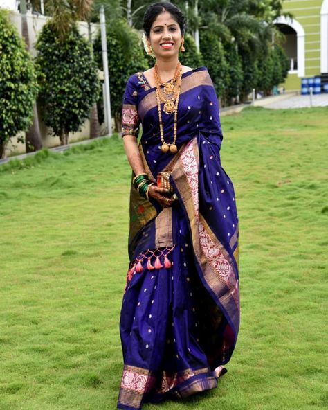 Paithani Saree Traditional Look, Marathi Saree, Maharashtrian Saree, Saree Paithani, Marathi Bride, Combination Dresses, Indian Bridal Sarees, Indian Bridal Photos, Paithani Saree