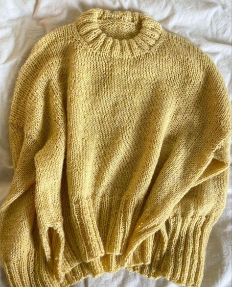 Diy Textiles, Crochet Jumper, Knit Projects, Knit Ideas, Sock Knitting, Handmade Stuff, Yarn Projects, Pretty Patterns, Knitting Inspiration