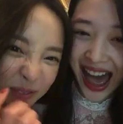 hara & sulli Go Hara