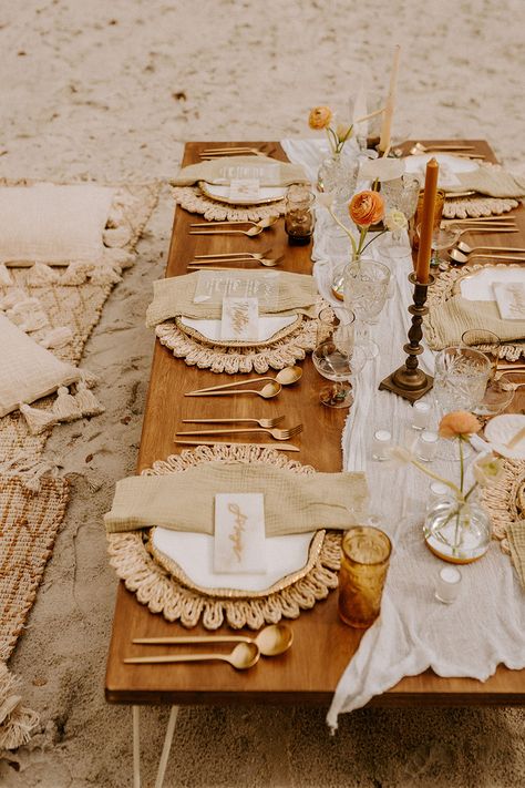 Boho Glassware Wedding, Boho Beach Wedding Table Decor, Tulum Vibes Party, Boho Beach Wedding Ideas, Beach Wedding Table Settings, Tulum Party, Beach Magic, 21 Dinner, Mexican Inspired Wedding