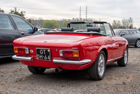 Fiat 124 Sport Spider 1800 US by Pininfarina modified 1976 r3q | RitzSite Photo Archive Fiat 124 Sport Spider, Fiat 124 Spider, Car Photos, Photo Archive, Car Show