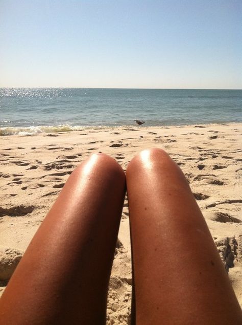 Are These a Pair of Legs or Two Hot Dogs? - My Modern Metropolis Legs Tumblr, Dog House Plans, Dog Leg, Jamaica Vacation, Tan Legs, Summer Tanning, Beach Please, Better Than Yours, Summer Dog