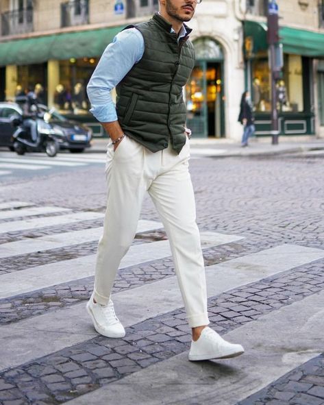 Winter outfit using sleeveless jackets, men. Sleeveless Jacket Outfit, Mens Winter Wardrobe, Vest Outfits Men, Jacket Outfit Ideas, Comfy Christmas, Outfit Ideas Men, Mens Work Outfits, Smart Casual Menswear, Green Puffer