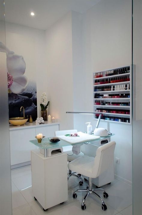 Nail Room Ideas, Nail Salon Interior Design, Nail Salon Interior, Beauty Room Salon, Home Beauty Salon, Bathroom Design Black, Hair Salon Interior, Salon Suites Decor, Home Nail Salon