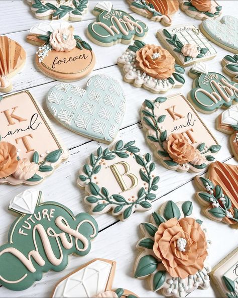 Winery Bridal Shower Cookies, Boho Wedding Cookies Ideas, Country Bridal Shower Cookies, Boho Engagement Cookies, Fall In Love Cookies Decorated, Western Wedding Cookies Decorated, Boho Bridal Shower Cookies Decorated, Boho Cookies Wedding, Terracotta Wedding Cookies