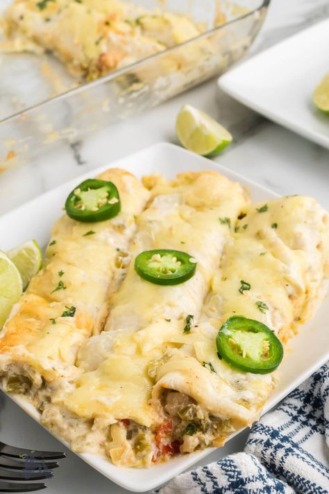 Creamy Shrimp Enchiladas, Shrimp Enchiladas Recipes, White Sauce Enchiladas, Easy Enchilada Recipe, Shrimp Enchiladas, Creamy Shrimp Pasta, Flavorful Shrimp, Garlic Shrimp Pasta, Chili Salt