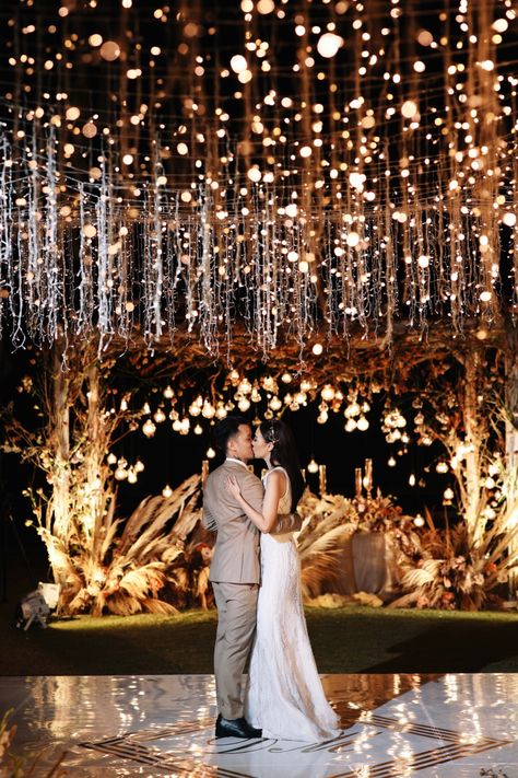 A Wedding In Bali With A Major Wow Factor #weddingideas #dancefloor #weddinglights Wedding In Bali, Dream Wedding Reception, Lights Wedding Decor, Wedding Venue Decorations, Wedding Stage Decorations, Bali Wedding, Outdoor Wedding Decorations, Salou, Magical Wedding