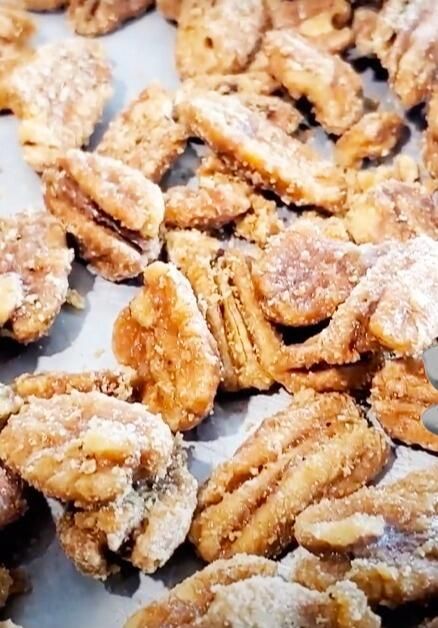 Crockpot Fireball Whiskey Candied Pecans – A Sweet, Spicy, and Boozy Snack Perfect For Game Day - NewsBreak Crockpot Candy Pecans, Carmelized Pecans, Creamed Corn Cornbread, Spicy Nuts, Country Food, Crockpot Candy, Cinnamon Whiskey, Fireball Whiskey, Alcoholic Desserts