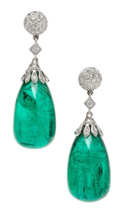 A pair of white gold, diamond, and emerald earrings. Those emerald drops weigh 28 carats! Red Carpet Jewelry, Unique Dangle Earrings, Emerald Cabochon, Columbian Emeralds, Kay Jewelry, Emerald Earrings, Emerald Jewelry, Fine Earrings, Bridesmaid Jewelry