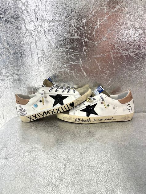 Golden Goose Wedding, Diy Wedding Shoes, Wedding Shoes Sneakers, Golden Goose Outfit, Reception Shoes, Custom Wedding Shoes, Shoes Golden Goose, Bridal Sneakers, Co Creation