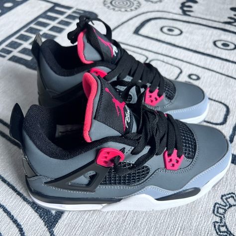 Air Jordan 4 PS Infrared Size 7 Cute Jordans, Casual Shoes Women Sneakers, Pretty Sneakers, Shoes For School, Nike Shoes Air, Black Nike Shoes, Trendy Shoes Sneakers, Nike Fashion Shoes