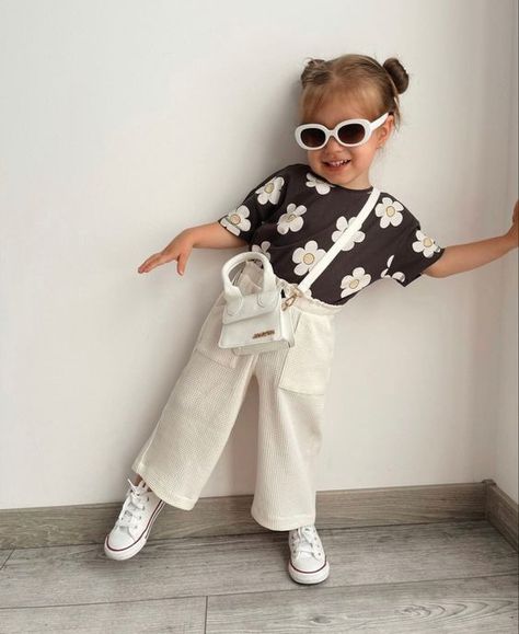 Cute Little Toddler Girl Outfits, Summer Toddler Girl Outfits, Toddler Summer Outfits Girl, Spring Toddler Outfits, Aesthetic Toddler Outfits, Toddler Style Girl, Toddler Girl Spring Outfits, Baby Spring Outfits, Stylish Toddler Girl Outfits