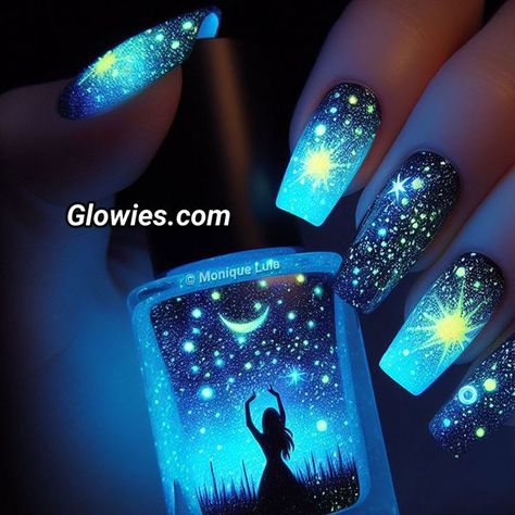 Glow In The Dark Nail Ideas, Glow In The Dark Nails Designs, Glow In The Dark Nails, Monique Lula, Dark Nail Designs, Hard Gel Nails, Dog Sketch, Amazing Dresses, Glow Nails