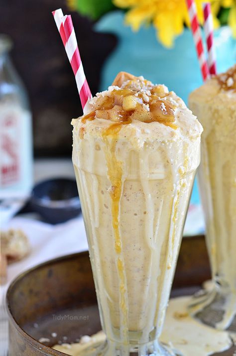 No plate and fork needed for this apple pie a la mode! Dutch Apple Pie Milkshake recipe at Tidymom.net Pie Milkshake, Apple Pecan Pie, Pie A La Mode, Cinnamon Apple Pie, Dutch Apple Pie, Dutch Apple, Frozen Custard, Roasted Pecans, Chocolate Covered Cherries